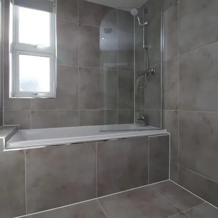 Fishponds Flat 3 By Mia Living 1 Bedroom Apartment