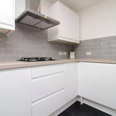Lägenhet Fishponds Flat 3 By Mia Living 1 Bedroom Apartment *
